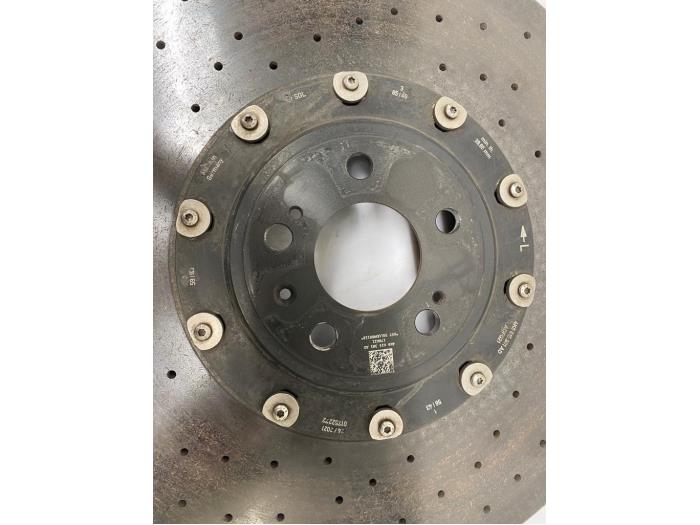 Bromsoksats från en Audi RS 6 Avant (C8) 4.0 V8 TFSI Mild Hybrid 32V 2021