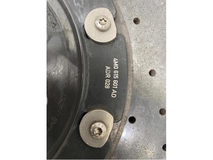 Bromsoksats från en Audi RS 6 Avant (C8) 4.0 V8 TFSI Mild Hybrid 32V 2021