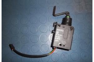 Gebruikte Motor Centrale Deurvergrendeling Opel Corsa B (73/78/79) 1.4i Swing,Joy,Sport,GLS Prijs € 9,00 Margeregeling aangeboden door Hans Auto Onderdelen