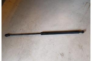 Gebruikte Gasdemper Motorkap Set Seat Alhambra (7V8/9) 1.9 TDi 115 Prijs € 9,00 Margeregeling aangeboden door Hans Auto Onderdelen