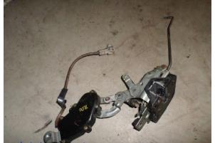 Begagnade Dörrlåscylinder, höger Suzuki Wagon-R+ (SR) 1.2 16V Pris € 15,00 Marginaltabell erbjuds av Hans Auto Onderdelen