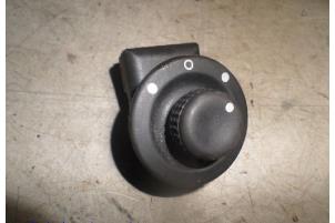 Begagnade Brytare Renault Megane II (BM/CM) 1.5 dCi 105 Pris € 6,00 Marginaltabell erbjuds av Hans Auto Onderdelen