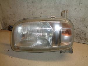 Begagnade Strålkastare, vänster Nissan Micra (K11) 1.3 LX,SLX 16V Pris € 15,00 Marginaltabell erbjuds av Hans Auto Onderdelen