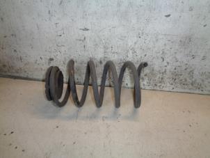 Gebruikte Schroefveer achter Opel Corsa D 1.7 CDTi 16V Ecotec Prijs € 12,00 Margeregeling aangeboden door Hans Auto Onderdelen