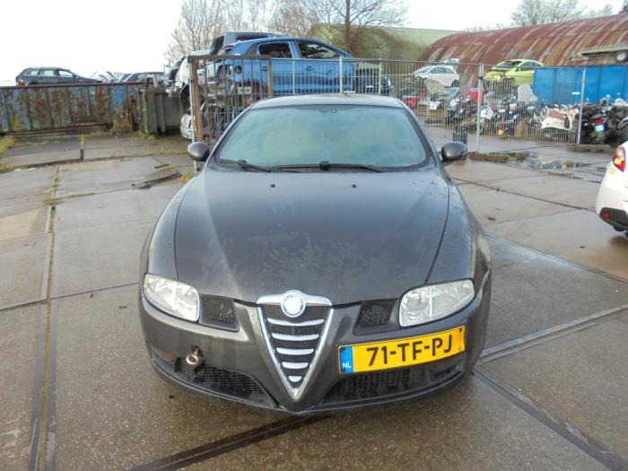 Achterklep van een Alfa Romeo GT (937) 2.0 JTS 16V 2006