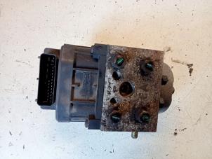 Używane Pompa ABS Opel Corsa C (F08/68) 1.2 16V Cena € 40,00 Procedura marży oferowane przez Hans Auto Onderdelen