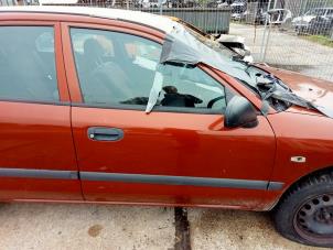 Gebruikte Deur 4Deurs rechts-voor Mitsubishi Carisma 1.8 GDI 16V Prijs € 65,00 Margeregeling aangeboden door Hans Auto Onderdelen