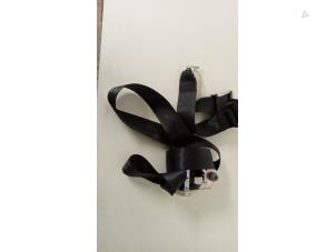 Używane Pas bezpieczenstwa lewy tyl Volkswagen Scirocco (137/13AD) 1.4 TSI 160 16V Cena € 25,00 Procedura marży oferowane przez Hans Auto Onderdelen