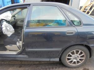 Begagnade Bakdörr, 4-dörrars, vänster Volvo S40 (VS) 1.8 16V Pris € 50,00 Marginaltabell erbjuds av Hans Auto Onderdelen