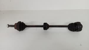 Begagnade Drivaxel, höger fram Volkswagen Polo II Coupé (86) 1.3 Kat. Pris € 25,00 Marginaltabell erbjuds av Hans Auto Onderdelen