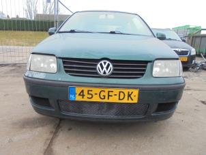 Gebruikte Voorbumper Volkswagen Polo III (6N2) 1.4 16V 75 Prijs € 35,00 Margeregeling aangeboden door Hans Auto Onderdelen