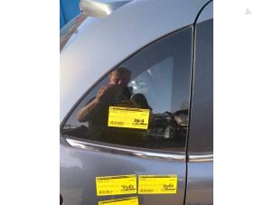 Używane Dodatkowa szyba prawa tylna wersja 4-drzwiowa Citroen C3 (SC) 1.4 Cena € 35,00 Procedura marży oferowane przez Hans Auto Onderdelen