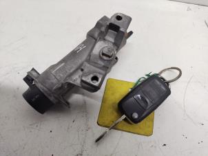 Używane Stacyjka + Kluczyk Skoda Fabia II Combi 1.4 TDI 80 Cena € 65,00 Procedura marży oferowane przez Hans Auto Onderdelen