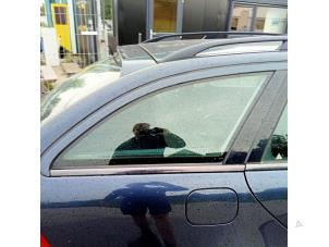 Gebruikte Ruit Extra 4Deurs rechts-achter Mercedes C Combi (S203) 1.8 C-180K 16V Prijs € 35,00 Margeregeling aangeboden door Hans Auto Onderdelen