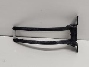 Gebruikte Deurvanger bus/bestel links Mercedes Vito (639.6) 2.2 113 CDI 16V Euro 5 Prijs € 25,00 Margeregeling aangeboden door Hans Auto Onderdelen