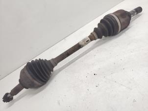 Begagnade Drivaxel, vänster fram Opel Vivaro 2.0 CDTI Pris € 45,00 Marginaltabell erbjuds av Hans Auto Onderdelen