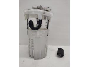 Begagnade Tankflottör Opel Vivaro 2.0 CDTI Pris € 45,00 Marginaltabell erbjuds av Hans Auto Onderdelen