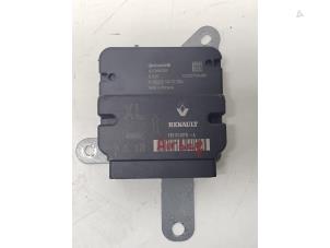 Gebruikte Airbag Module Renault Clio IV (5R) 0.9 Energy TCE 90 12V Prijs € 55,00 Margeregeling aangeboden door Hans Auto Onderdelen