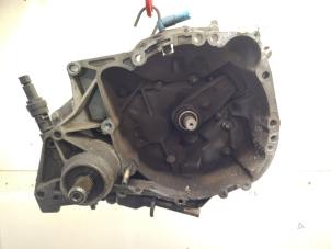 Gebruikte Versnellingsbak Renault Kangoo (KC) 1.2 16V Prijs € 225,00 Margeregeling aangeboden door Hans Auto Onderdelen