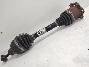 Begagnade Drivaxel, vänster fram Audi A4 Avant (B8) 1.8 TFSI 16V Pris € 35,00 Marginaltabell erbjuds av Hans Auto Onderdelen