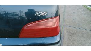 Gebruikte Achterlicht rechts Peugeot 106 II 1.1 XN,XR,XT,Accent Prijs € 20,00 Margeregeling aangeboden door Hans Auto Onderdelen