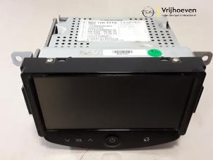 Gebruikte Radio module Opel Adam 1.2 16V Prijs € 100,00 Margeregeling aangeboden door Autodemontage Vrijhoeven B.V.