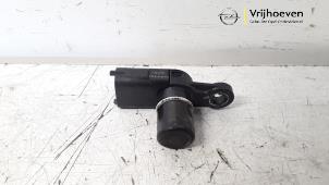 Gebruikte Sensor Nokkenas Opel Insignia 2.8 V6 Turbo 24V 4x4 Ecotec Prijs € 20,00 Margeregeling aangeboden door Autodemontage Vrijhoeven B.V.