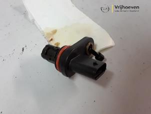 Gebruikte Nokkenas Sensor Opel Zafira Tourer (P12) 1.8 16V Ecotec Prijs € 15,00 Margeregeling aangeboden door Autodemontage Vrijhoeven B.V.