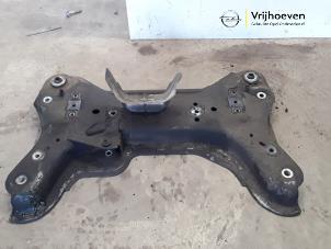 Gebruikte Subframe Opel Vivaro 2.5 DTI 16V Prijs € 50,00 Margeregeling aangeboden door Autodemontage Vrijhoeven B.V.