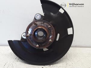 Gebruikte Fusee rechts-voor Opel Zafira Tourer (P12) 2.0 CDTI 16V 160 Ecotec Prijs € 60,00 Margeregeling aangeboden door Autodemontage Vrijhoeven B.V.