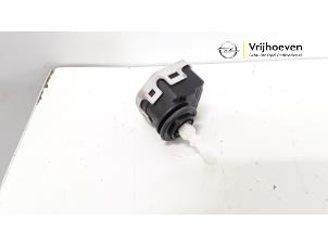 Begagnade Strålkastarmotor Opel Vectra C GTS 1.6 16V Twinport Pris € 10,00 Marginaltabell erbjuds av Autodemontage Vrijhoeven B.V.