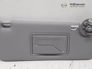 Gebruikte Zonneklep Opel Karl 1.0 12V Prijs € 15,00 Margeregeling aangeboden door Autodemontage Vrijhoeven B.V.