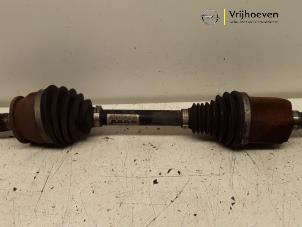 Begagnade Drivaxel, vänster fram Opel Zafira Tourer (P12) 2.0 CDTI 16V 170 Ecotec Pris € 100,00 Marginaltabell erbjuds av Autodemontage Vrijhoeven B.V.