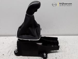 Gebruikte Versnellingspook Opel Astra K 1.0 SIDI Turbo 12V Prijs € 50,00 Margeregeling aangeboden door Autodemontage Vrijhoeven B.V.