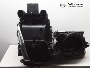 Gebruikte Kachelhuis Opel Insignia 1.4 Turbo 16V Ecotec Prijs € 200,00 Margeregeling aangeboden door Autodemontage Vrijhoeven B.V.