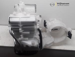 Gebruikte Kachelhuis Opel Corsa E 1.3 CDTi 16V ecoFLEX Prijs € 200,00 Margeregeling aangeboden door Autodemontage Vrijhoeven B.V.