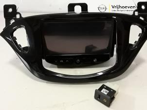 Gebruikte Radio module Opel Adam 1.2 16V Prijs € 100,00 Margeregeling aangeboden door Autodemontage Vrijhoeven B.V.