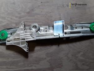 Gebruikte Ruitmechaniek 4Deurs links-achter Opel Vectra C GTS 1.8 16V Prijs € 15,00 Margeregeling aangeboden door Autodemontage Vrijhoeven B.V.