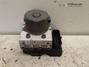 Gebruikte ABS Pomp Opel Meriva 1.3 CDTI 16V Prijs € 250,00 Margeregeling aangeboden door Autodemontage Vrijhoeven B.V.