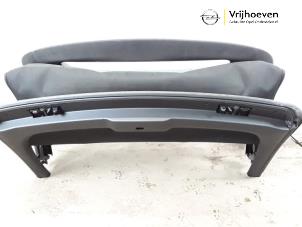 Gebruikte Softtop Cabriodak Opel Cascada 2.0 CDTI 16V Prijs € 1.000,00 Margeregeling aangeboden door Autodemontage Vrijhoeven B.V.