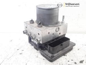 Begagnade ABS-pump Opel Corsa D 1.6i OPC 16V Turbo Pris € 150,00 Marginaltabell erbjuds av Autodemontage Vrijhoeven B.V.