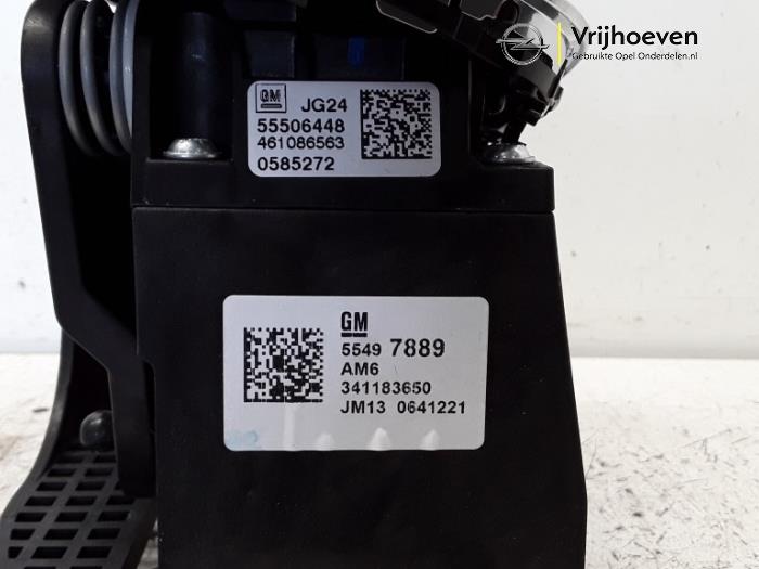 Versnellingspook van een Opel Astra K 1.0 SIDI Turbo 12V 2019