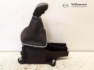 Gebruikte Versnellingspook Opel Astra K 1.0 SIDI Turbo 12V Prijs € 50,00 Margeregeling aangeboden door Autodemontage Vrijhoeven B.V.