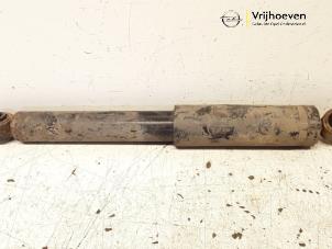 Begagnade Stötdämpare, vänster bak Opel Agila (A) 1.2 16V Pris € 15,00 Marginaltabell erbjuds av Autodemontage Vrijhoeven B.V.