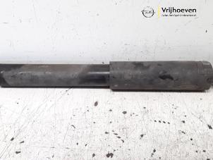 Begagnade Stötdämpare, vänster bak Opel Agila (A) 1.0 12V Pris € 15,00 Marginaltabell erbjuds av Autodemontage Vrijhoeven B.V.