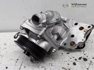 Begagnade Vattenpump Opel Astra K 1.4 Turbo 16V Pris € 100,00 Marginaltabell erbjuds av Autodemontage Vrijhoeven B.V.