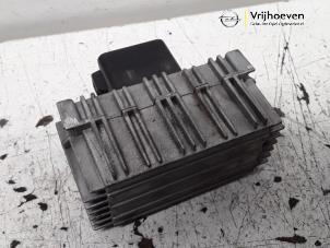 Gebruikte Gloeirelais Opel Omega 2.2 DTI 16V Prijs € 10,00 Margeregeling aangeboden door Autodemontage Vrijhoeven B.V.