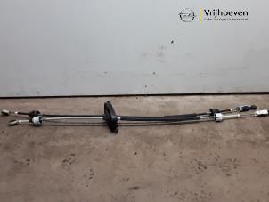 Gebruikte Schakelkabel Versnellingsbak Opel Insignia Sports Tourer 1.5 Turbo 16V 140 Prijs € 50,00 Margeregeling aangeboden door Autodemontage Vrijhoeven B.V.