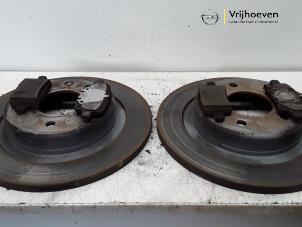 Gebruikte Remschijf + blok achter Opel Insignia Sports Tourer 1.5 Turbo 16V 140 Prijs € 30,00 Margeregeling aangeboden door Autodemontage Vrijhoeven B.V.