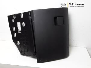 Gebruikte Dashboardkastje Opel Vectra C Caravan 2.2 DIG 16V Prijs € 30,00 Margeregeling aangeboden door Autodemontage Vrijhoeven B.V.